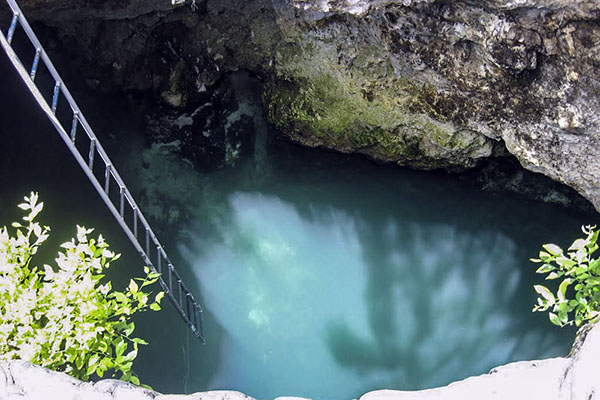 Blue Hole Mineral Springs - Jamaica Sea Shell Tours - www.JamaicaSeaShellTours.com
